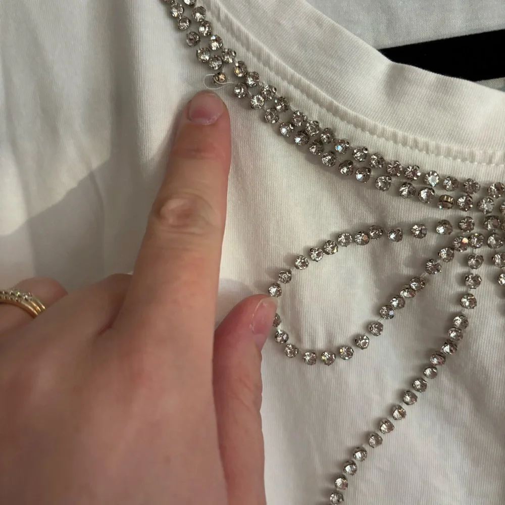 a new day x Target White Short Sleeve Top Bow Silver Rhinestone Beaded Neckline - Picture 6 of 9